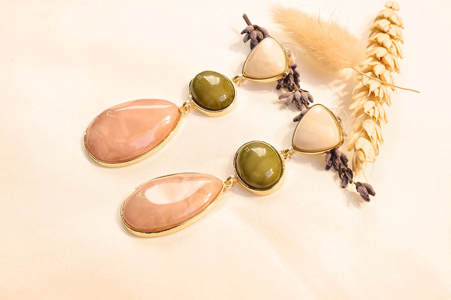 Statement Jewelry for Every Occasion - Eye-catching and refined design, ideal for both daily wear and special events.