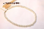 Pearl and gold-accented necklace – A perfect complement for both daily and special occasions.