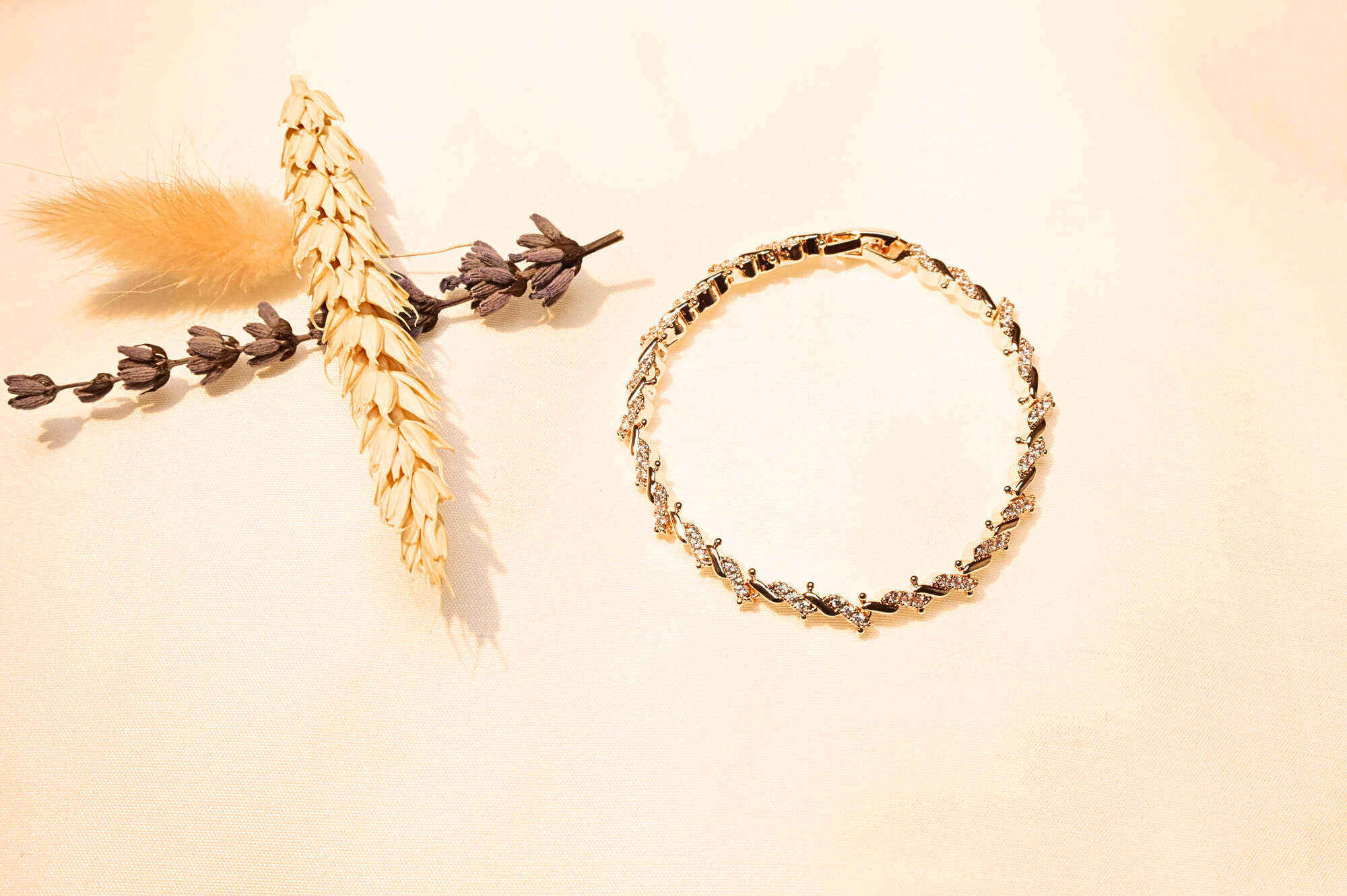 Cubic Zirconia gold-plated bracelet – an elegant, sparkling accessory for every occasion.