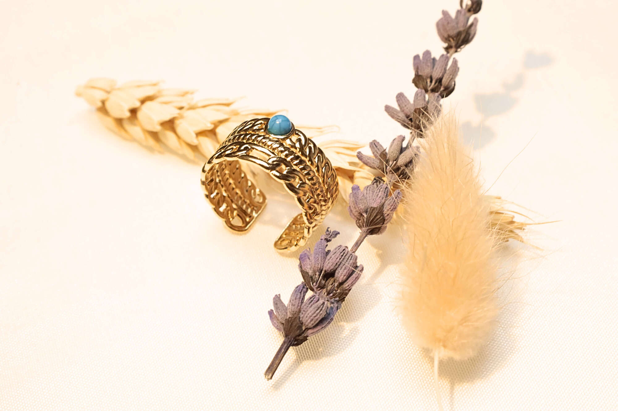 Stylish and comfortable ring, perfect for daily and special occasions