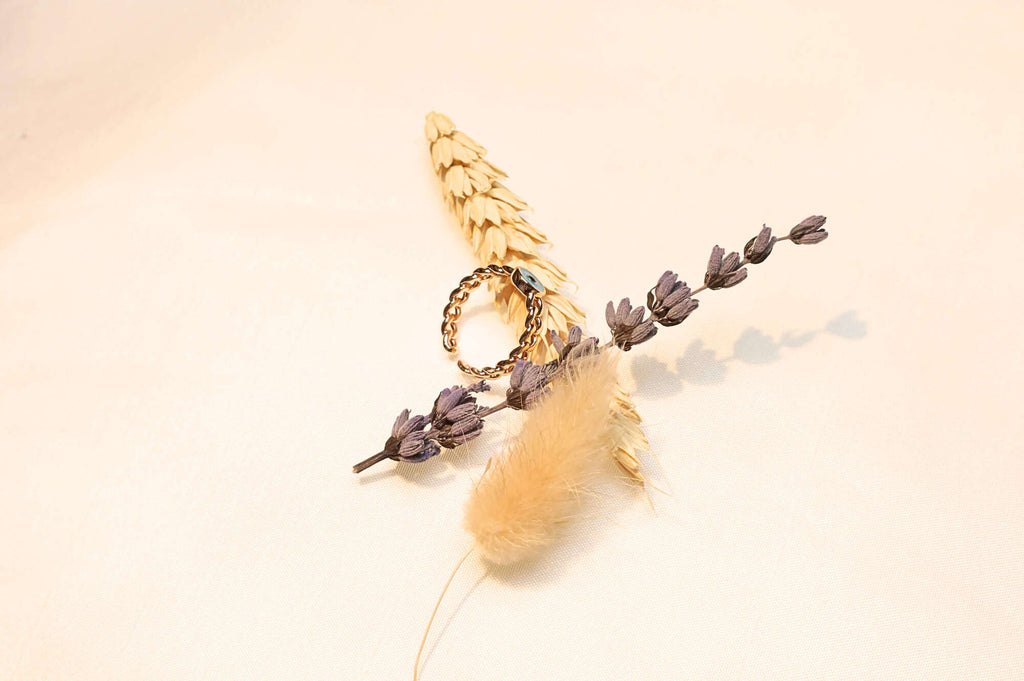 Chic adjustable ring side view