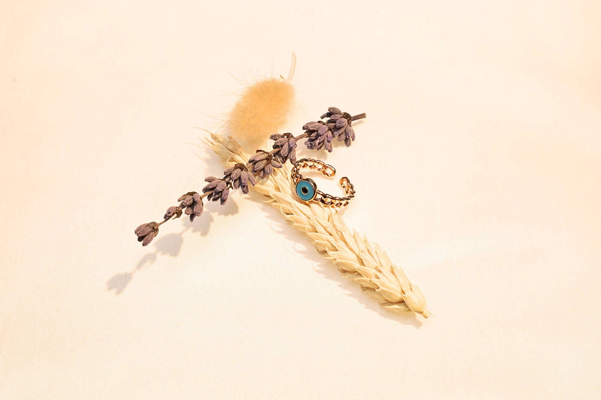 Minimalist ring ideal for daily wear