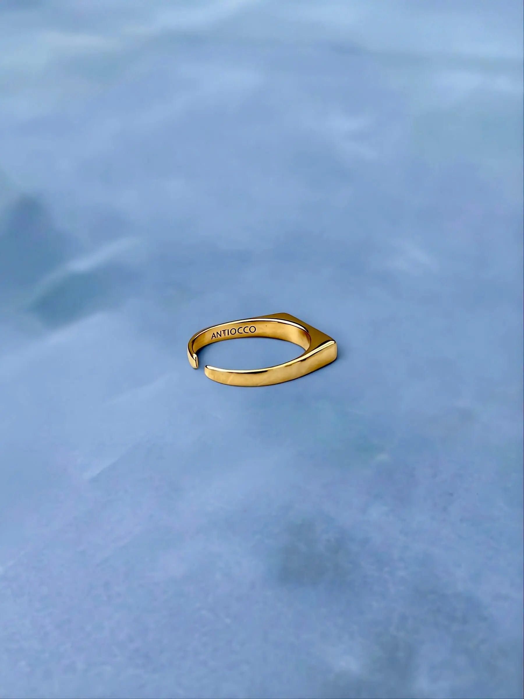 Antiocco Column Signet Ring - Gold Plated