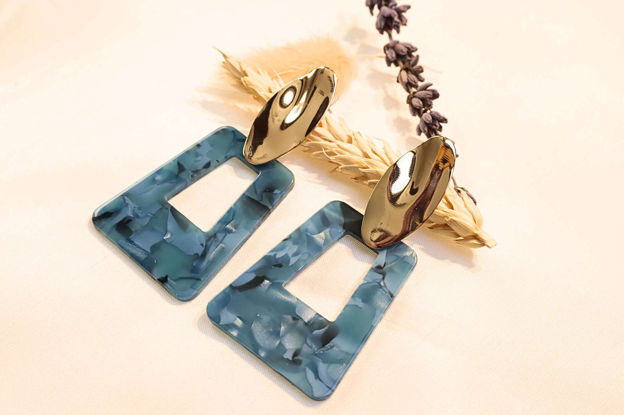 Elegant and eye-catching! Add a unique touch to your style.