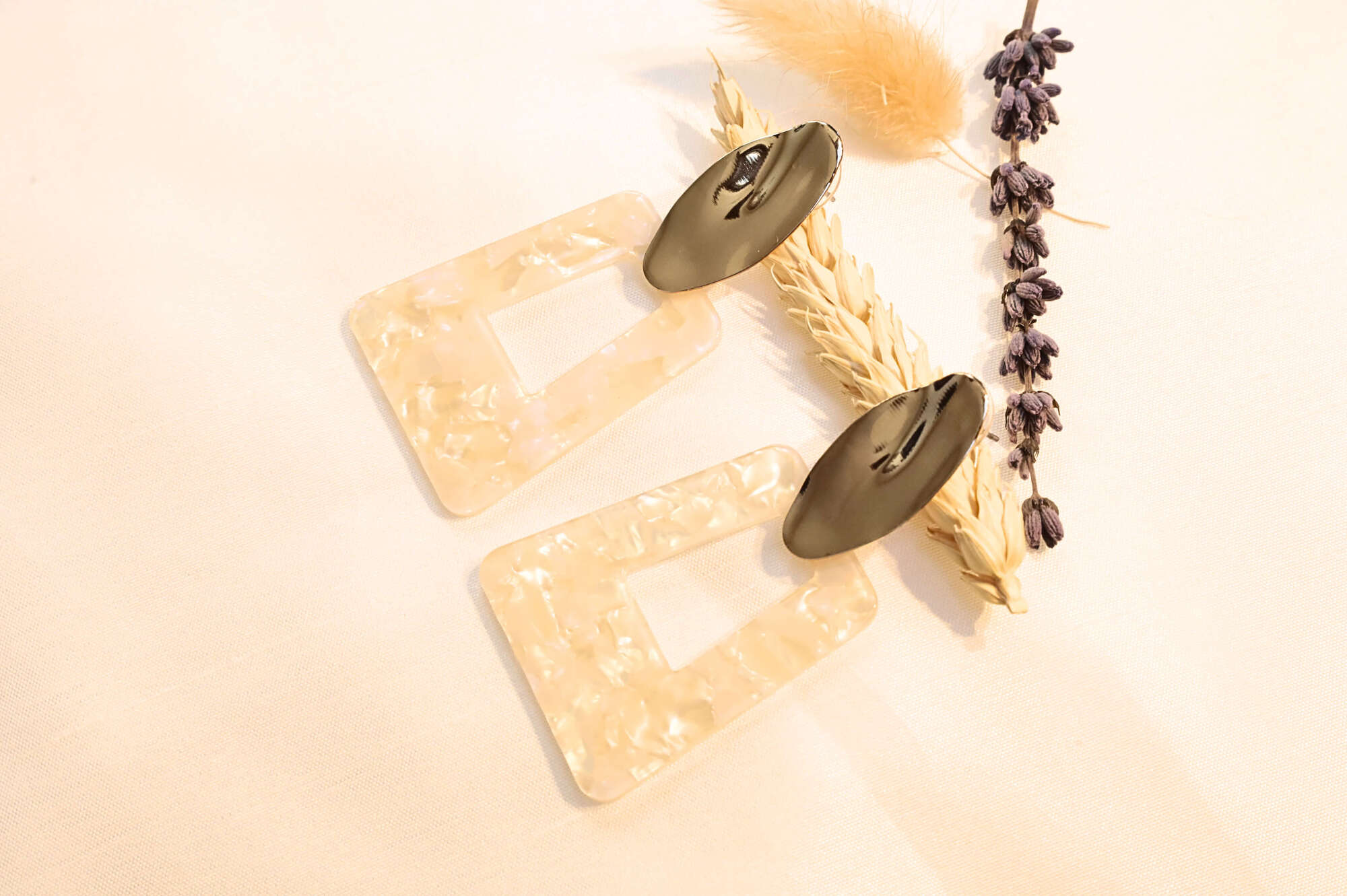 Enhance your style with dazzling color transitions.