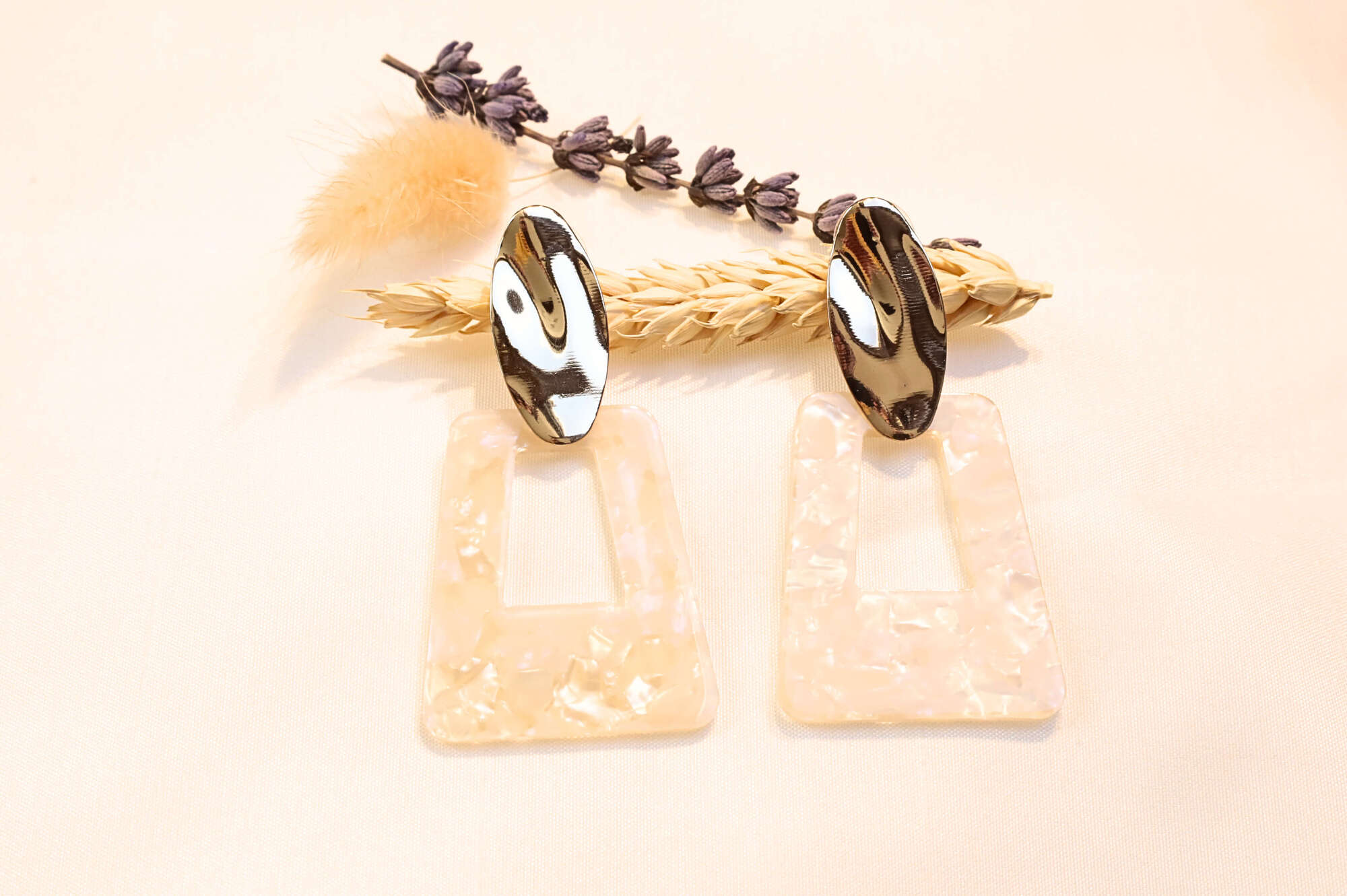 A unique accessory combining elegance and sophistication.