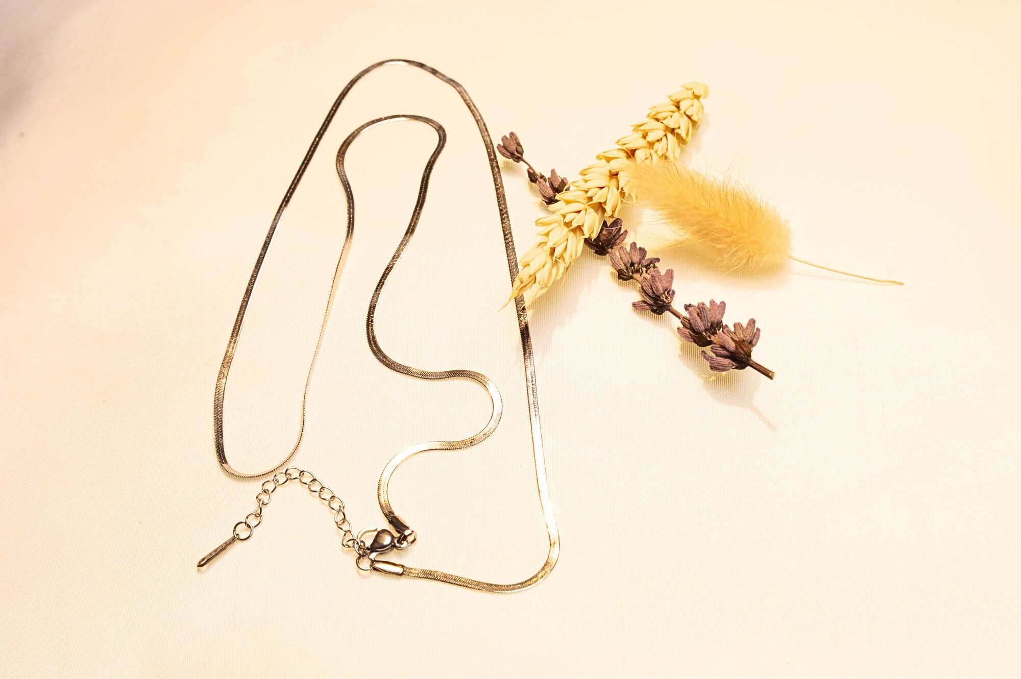 Ideal everyday snake chain necklace – Lightweight and comfortable for effortless elegance.