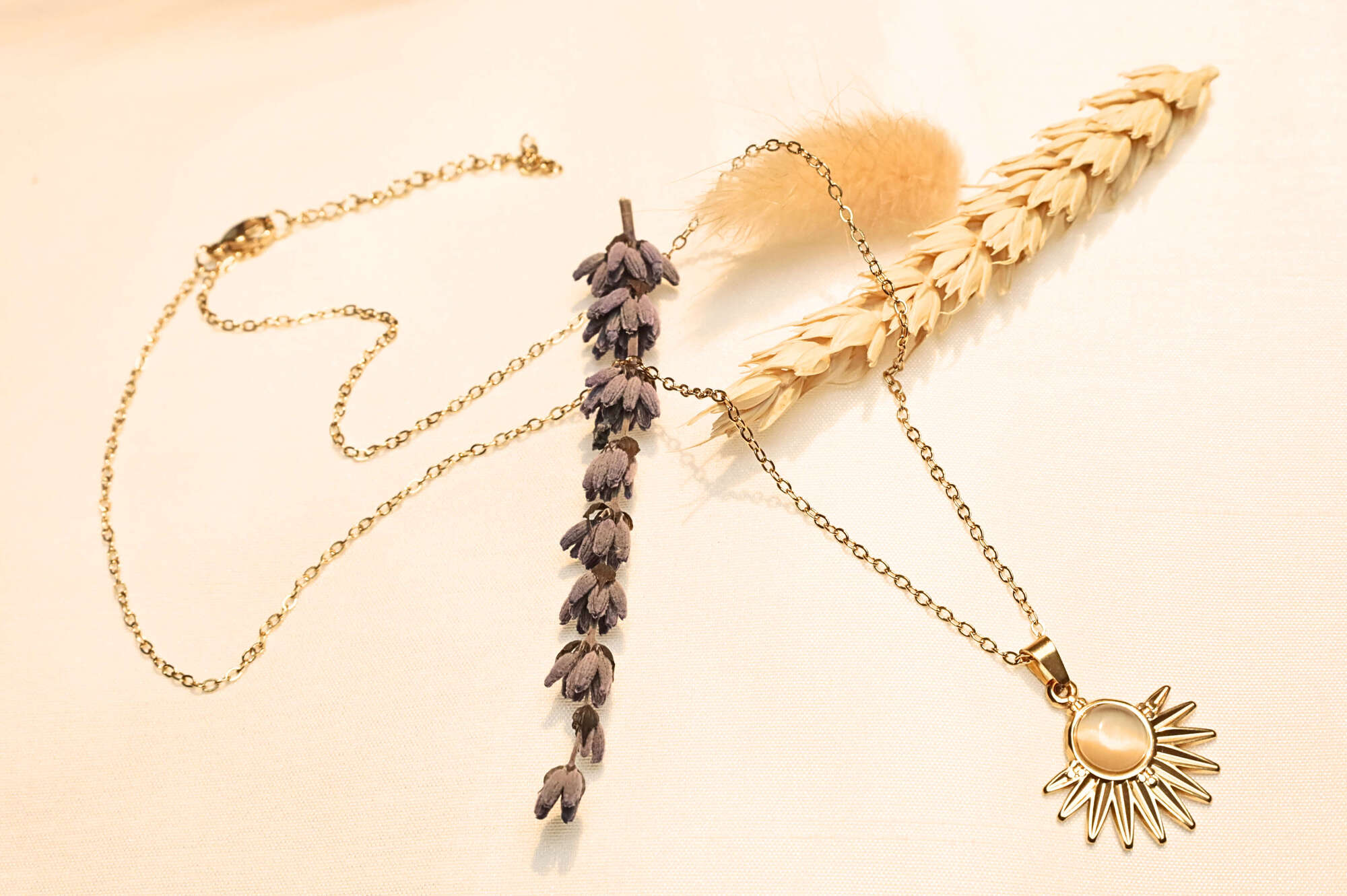 Gold sun necklace for daily and special moments – A chic and lightweight design for any style.