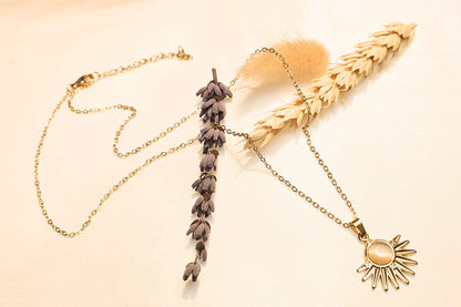 Gold sun necklace for daily and special moments – A chic and lightweight design for any style.